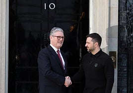 Reunión entre Zelenski y Starmer en Londres tras el encontronazo con Trump en la Casa Blanca: última hora hoy