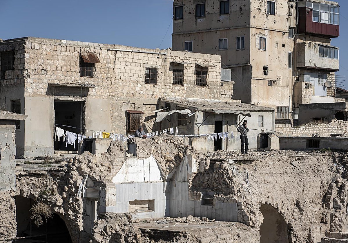 Sobre las ruinas de Alepo, la vida continua