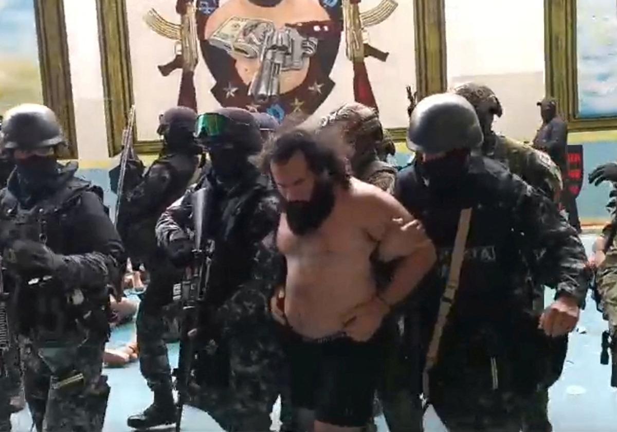 Fito, líder de Los Choneros, tras ser capturado por las Fuerzas Armadas de Ecuador.