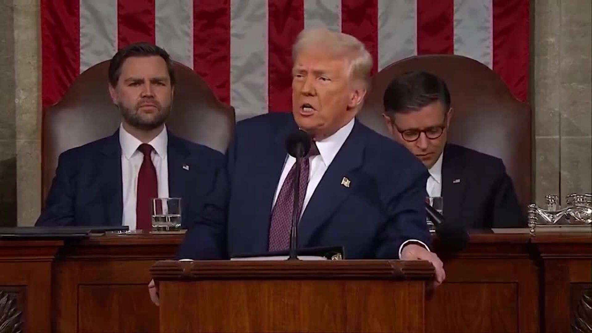 La UE responde con contramedidas por 26.000 millones a los aranceles &quot;injustificados&quot; de EEUU