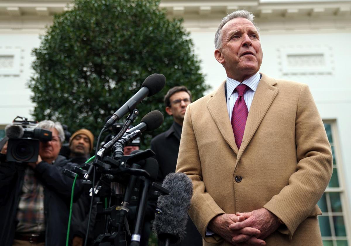Steve Witkoff hablando con los periodistas a las puertas de la Casa Blanca en Washington