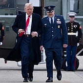 Un juez bloquea la deportación de venezolanos para la que Trump invoca una ley de guerra de 1798