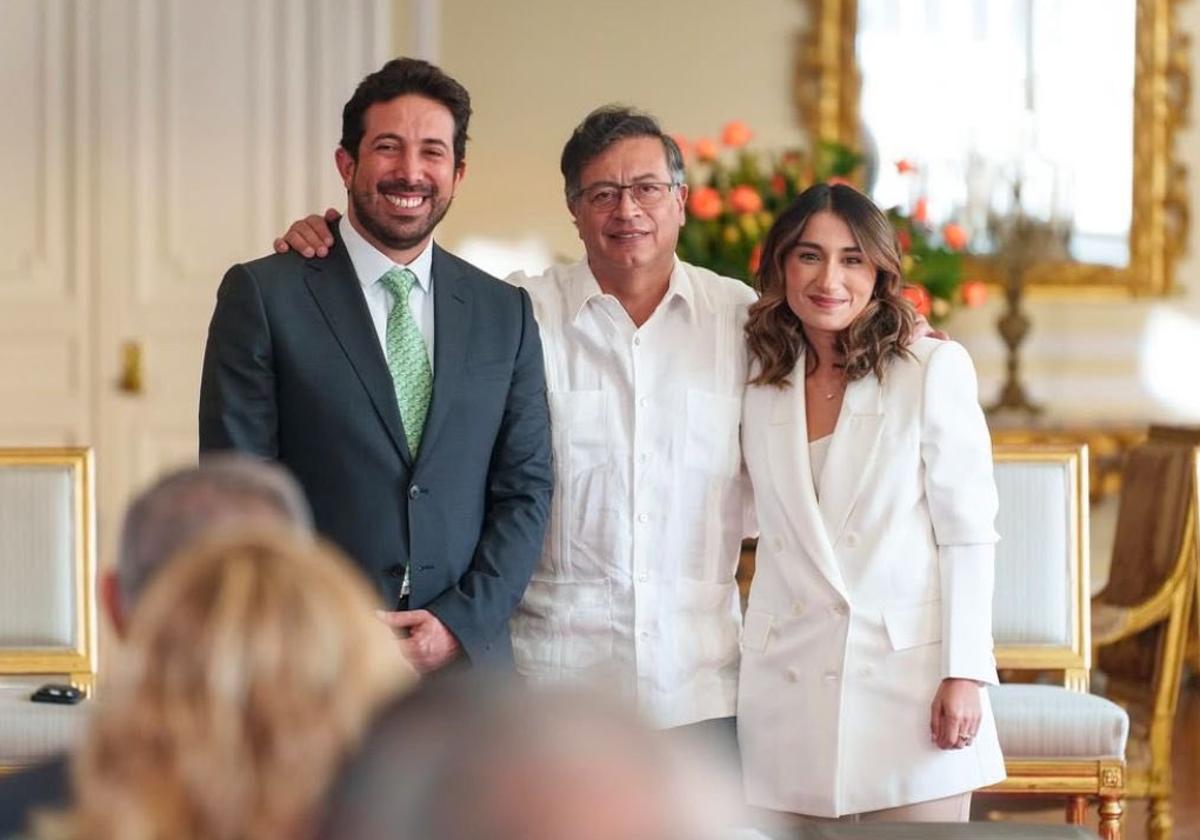 El ya exministro de Hacienda colombiano Diego Guevara, junto al presidente Gustavo Petro.