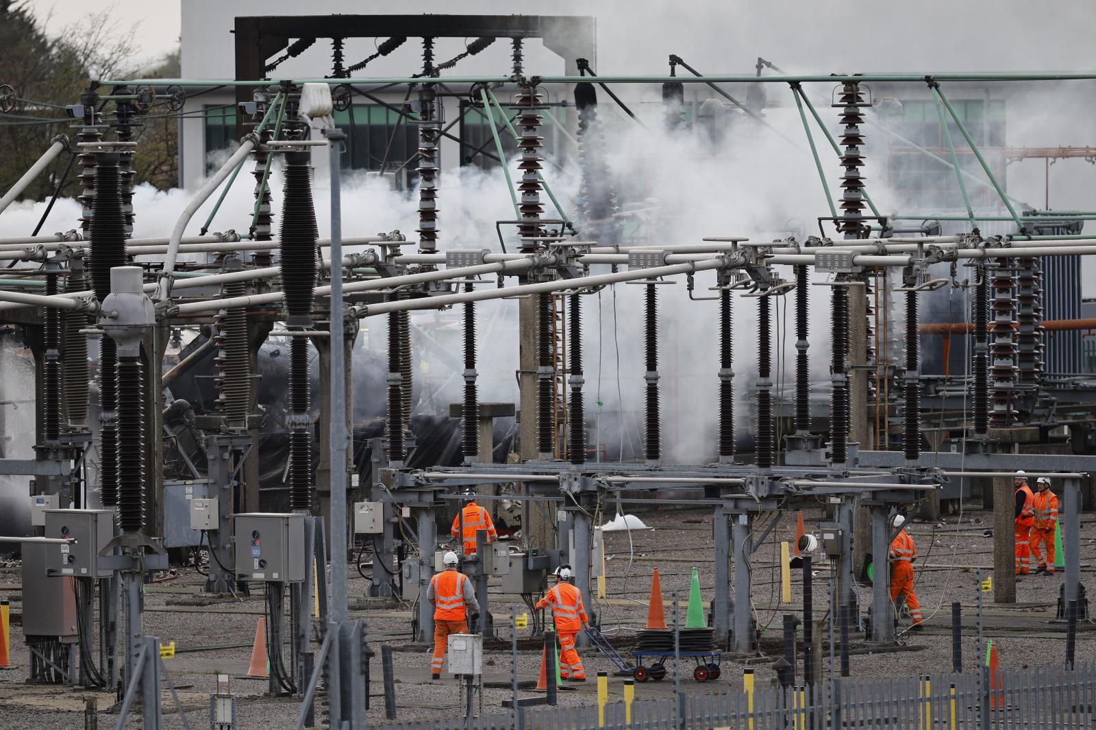 El aeropuerto de Heathrow reanuda sus vuelos a pleno rendimiento tras el cierre por un incendio en una subestación eléctrica