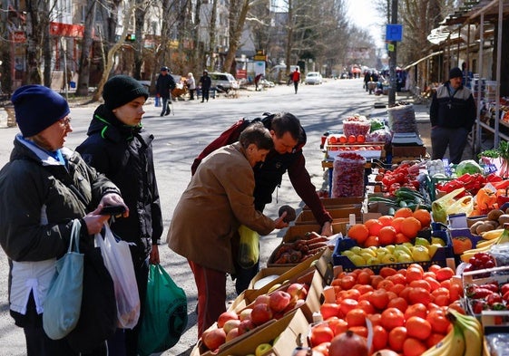 La UE pedirá a los hogares que almacenen víveres y productos esenciales por si estalla una guerra