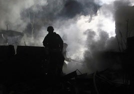 Al menos 12 muertos y más de 50 heridos por un bombardeo ruso en la ciudad natal de Zelenski
