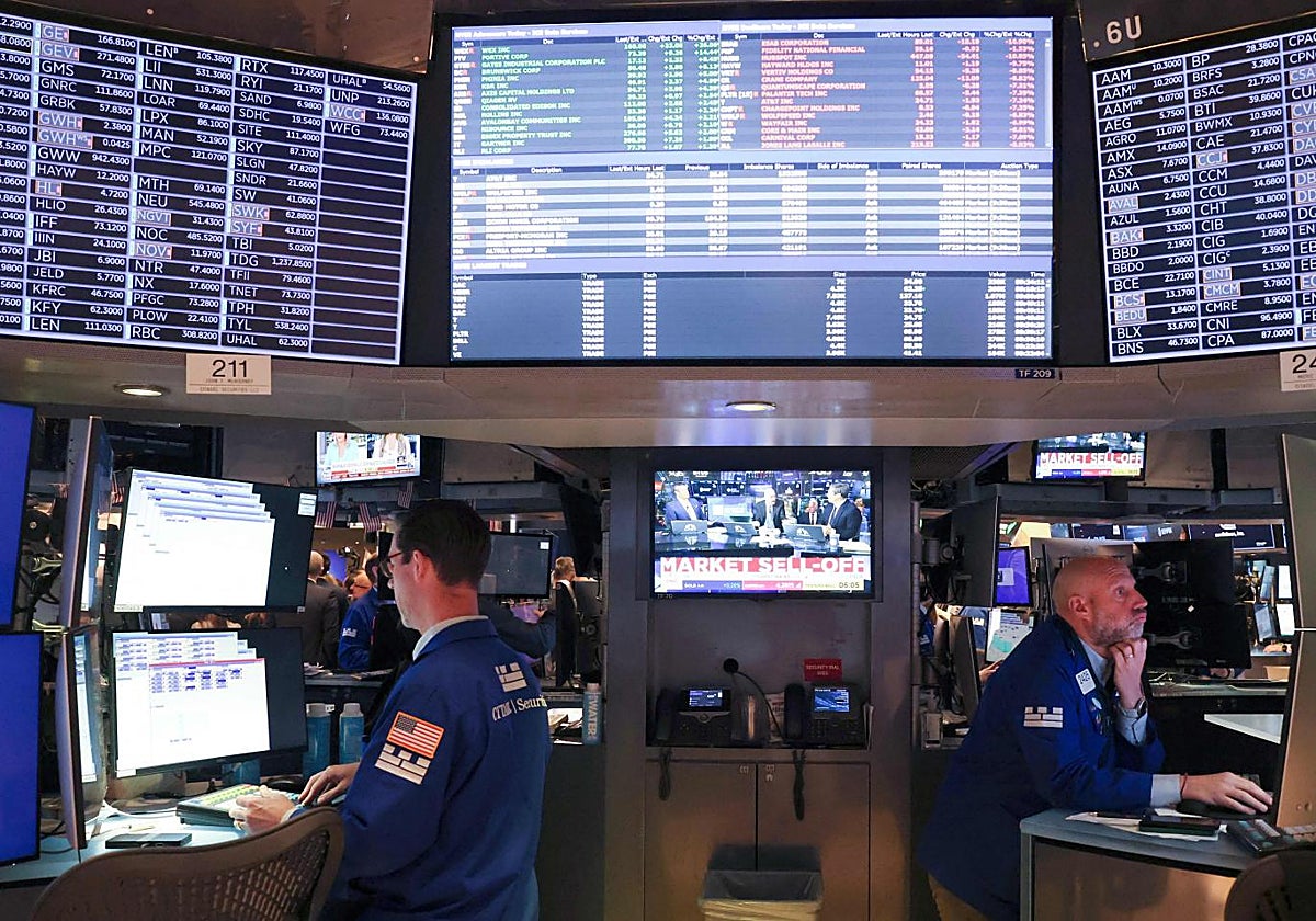 La crisis bursátil se enquista: turbulencias en Nueva York tras un nuevo desplome de Europa y Asia