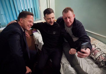 Rutte visita heridos en Ucrania días después de la matanza rusa en Sumi