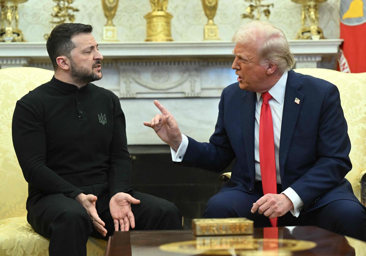 Volodimir Zelenski y Donald Trump reunidos en el Despacho Oval, el febrero pasado