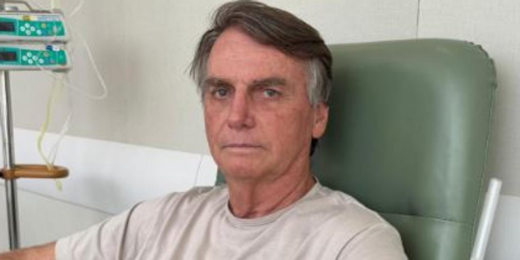 Bolsonaro sale de cuidados intensivos casi tres semanas después de su ingreso