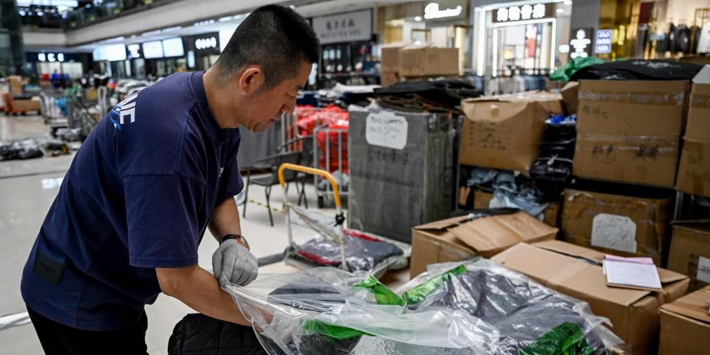 EE.UU. reducirá al 54% desde el 120% el arancel para los pequeños paquetes procedentes de China