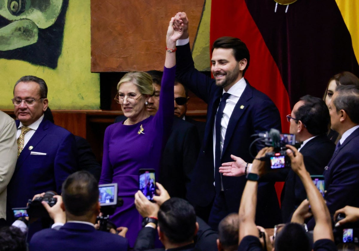 Niels Olsen junto a Annabella Azin, miembro de la Asamblea Nacional de Ecuador y madre del presidente Daniel Noboa