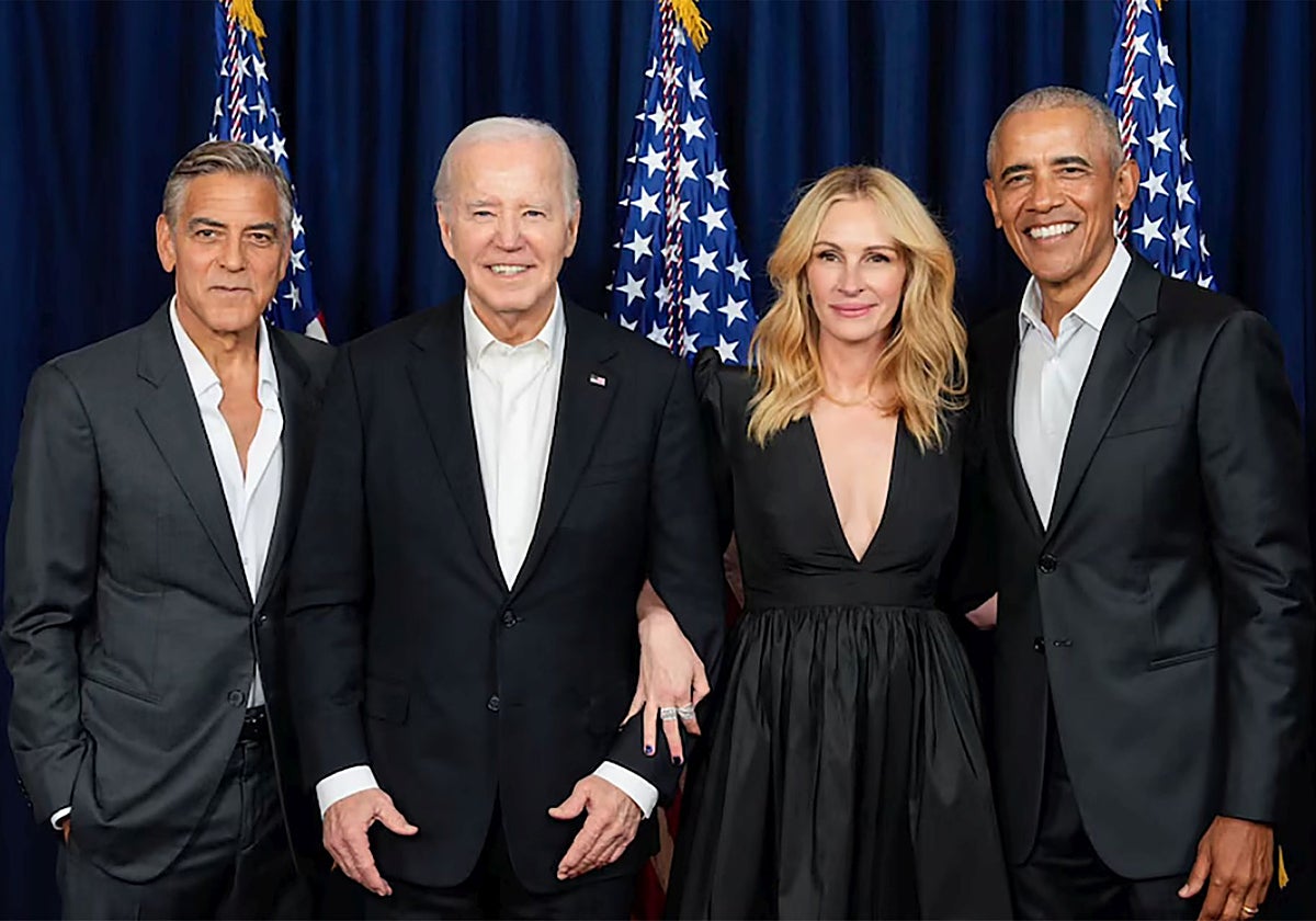 Biden junto a George Clooney , Julia Roberts y Barack Obama en la Casa Blanca, en 2024
