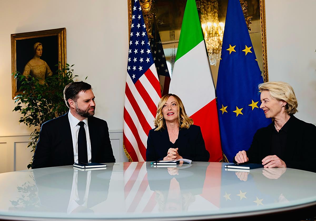 El vicepresidente de EE.UU., J.D. Vance; la primera ministra italiana, Giorgia Meloni, y la presidenta de la Comisión Europea, Ursula von der Leyen