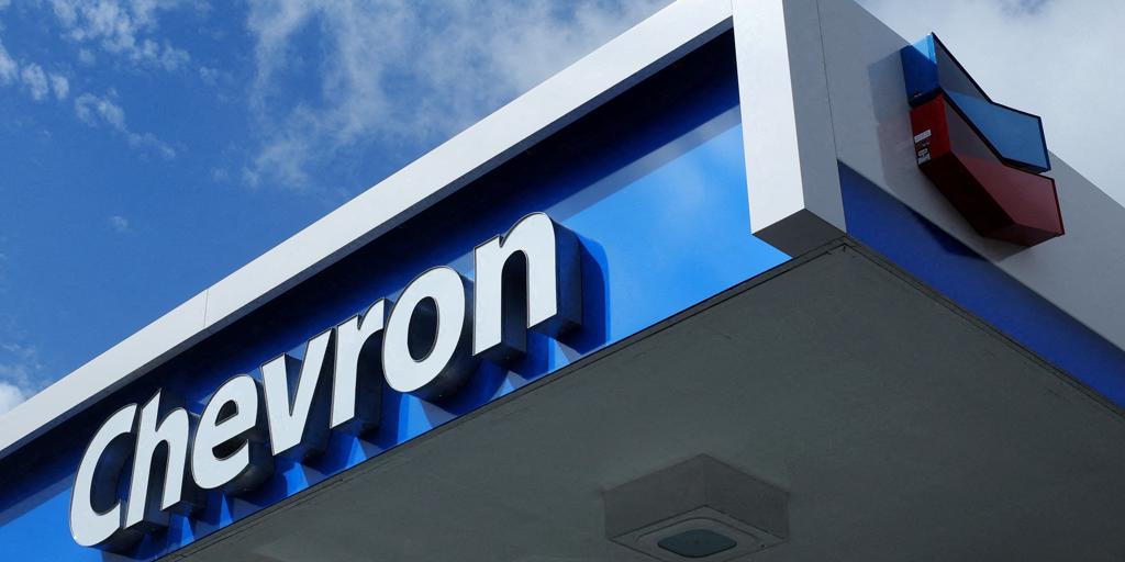 Trump le da oxígeno a maduro: prorroga la licencia de chevron