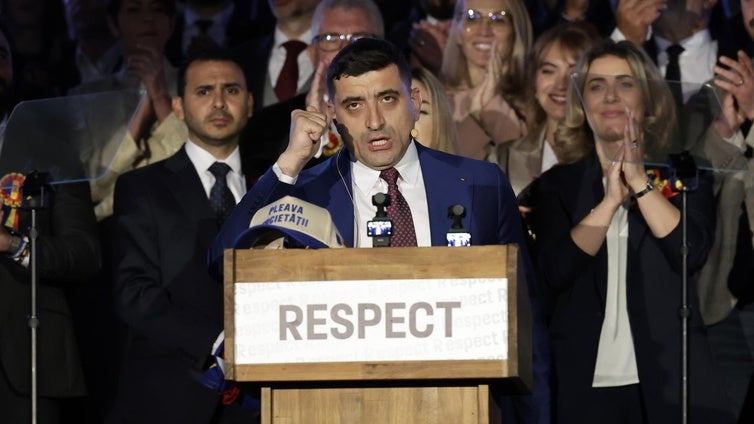 El prorruso George Simion pide a la Justicia que anule la elección presidencial en Rumanía por «injerencias externas»
