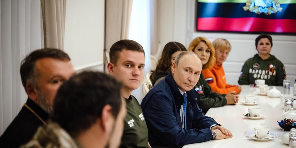 Putin alardea de la reconquista de kursk tras la llamada de trump