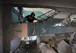 Los bombardeos israelíes dejan al menos 52 muertos, 33 de ellos en una escuela convertida en un refugio