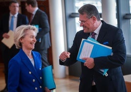 La UE está «plenamente comprometida» en alcanzar un acuerdo comercial con EE.UU. pese al fallo judicial sobre los aranceles