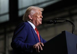Trump dice que quiere duplicar los aranceles al acero hasta el 50%