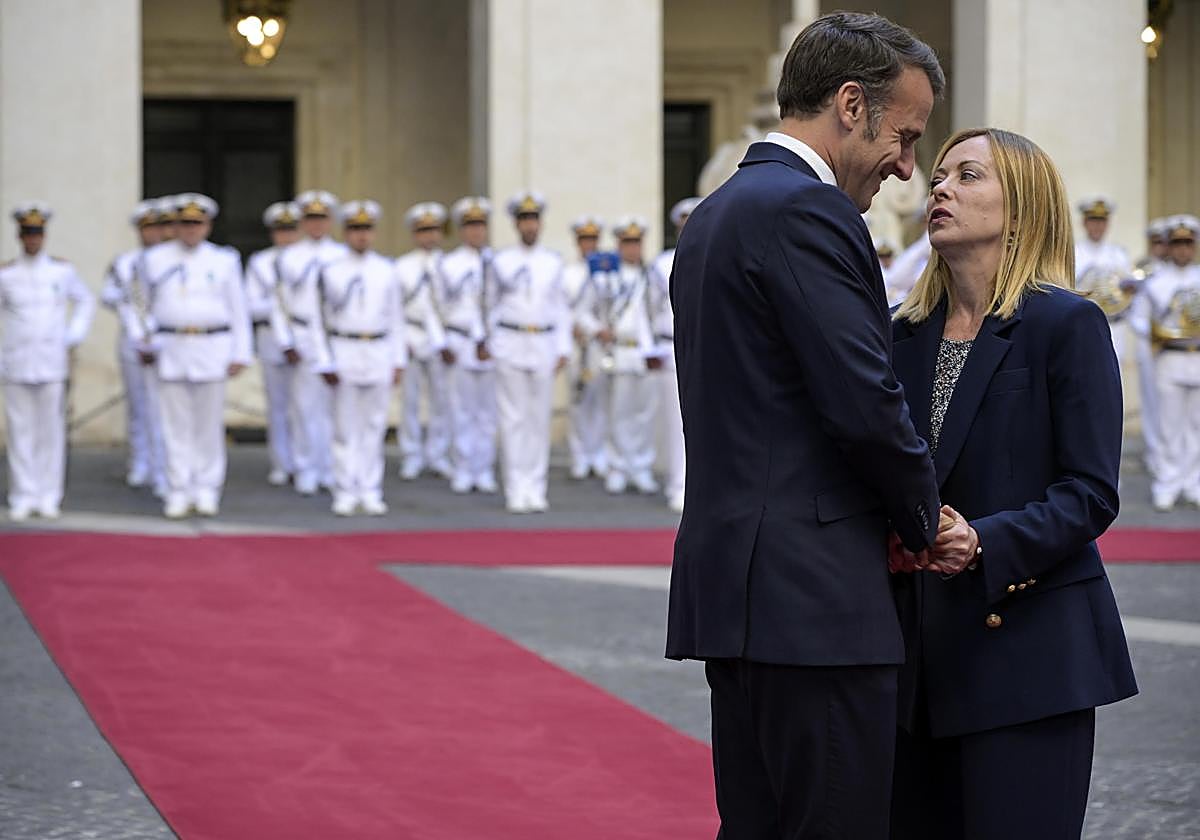 El presidente francés, Emmanuel Macron, y la primera minsitra italiana