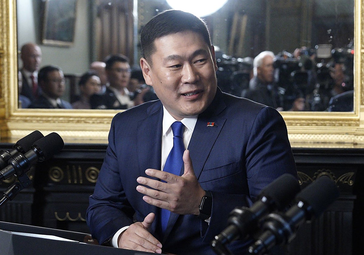 El primer ministro de Mongolia, Oyun-Erdene Luvsannamsrai, hablando en un rueda de prensa en la Casa Blanca en Washington, en una foto de archivo