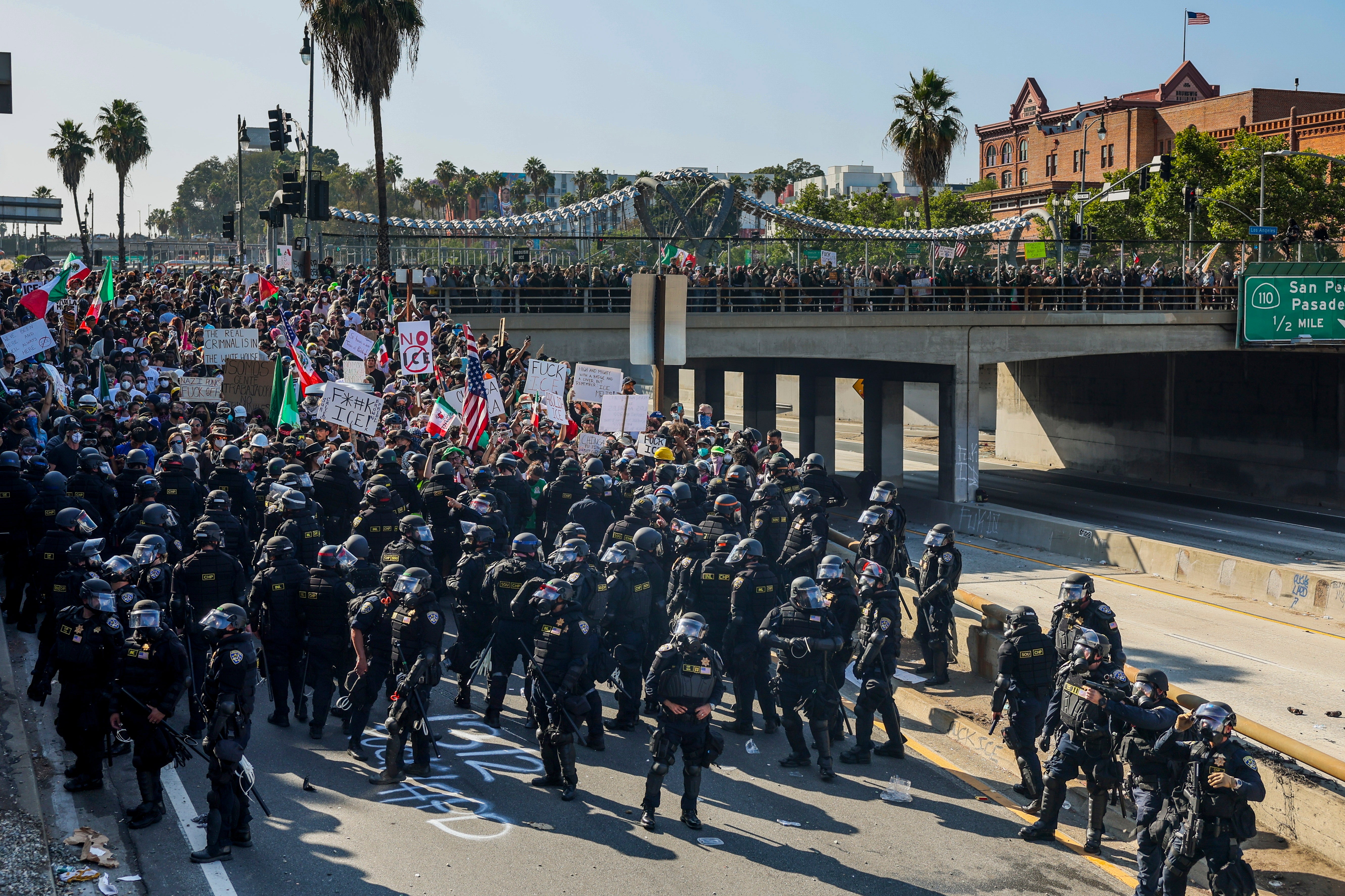 Despliegue de la Guardia Nacional durante una manifestación en Los Ángeles