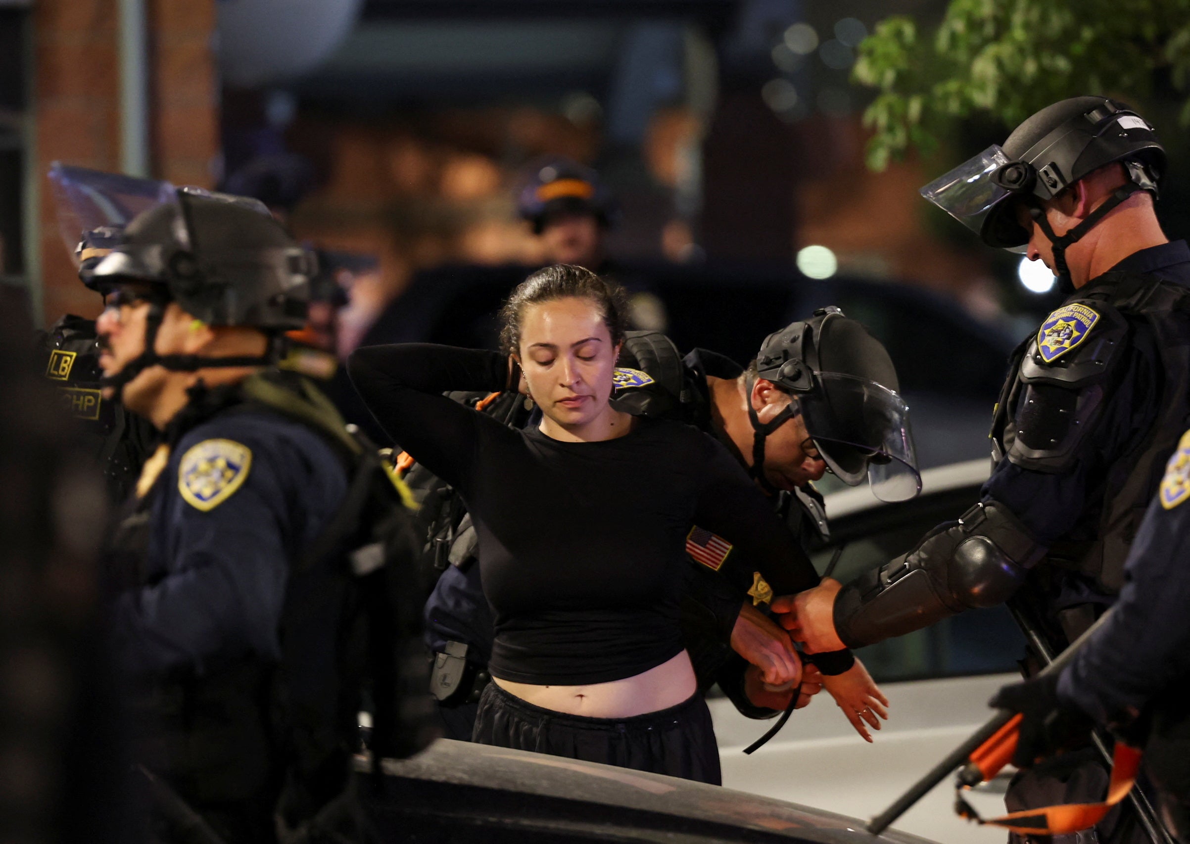 Una mujer, detenida por la policía-