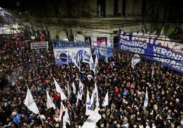 Protestas en las calles tras la ratificación de la condena contra Cristina, mientras el kirchnerismo busca sustituto
