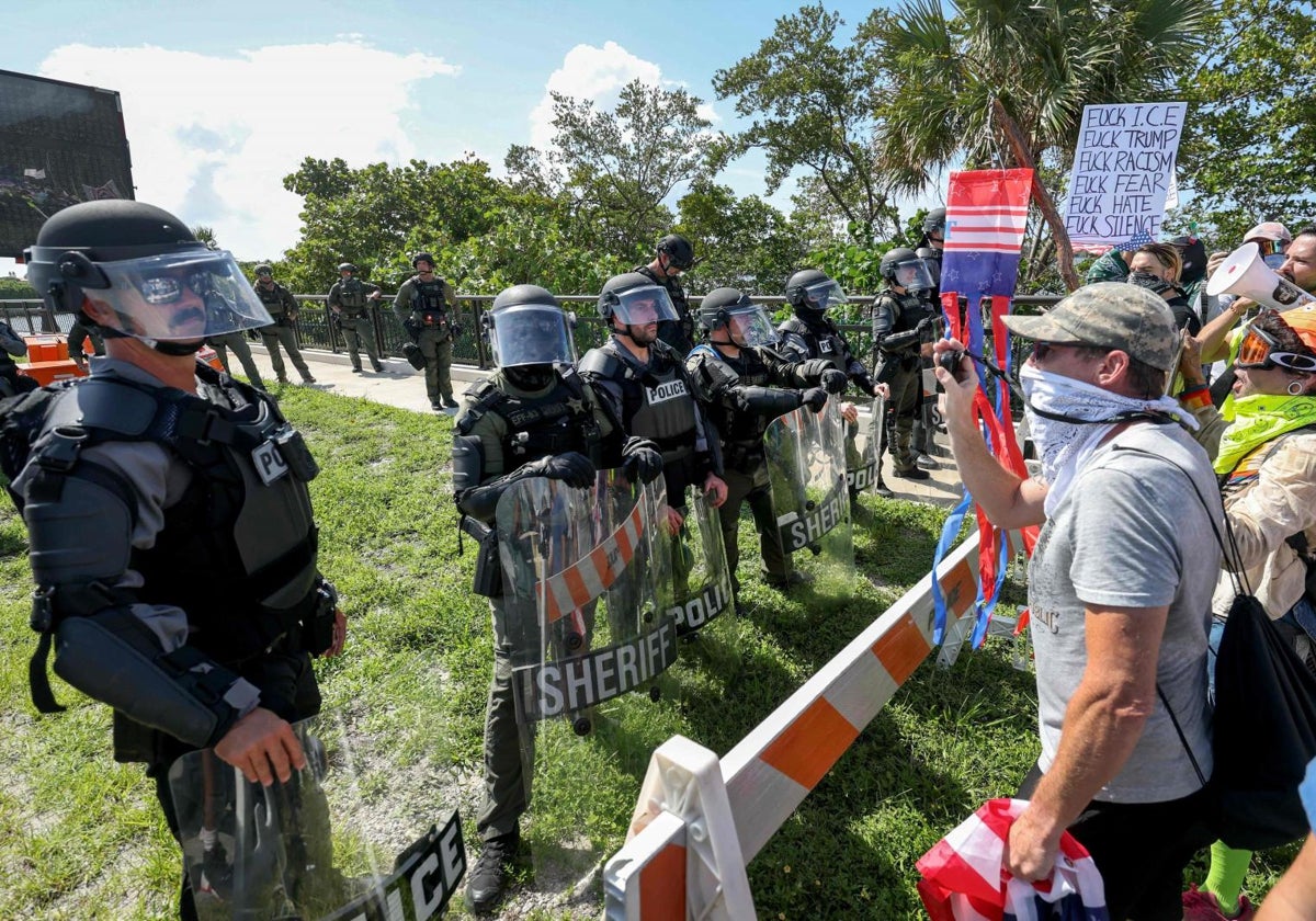 Manifestación contra Donald Trump en Florida este sábado