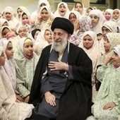Quién es Alí Jamenei, el ayatolá de Irán y cuánto poder acumula