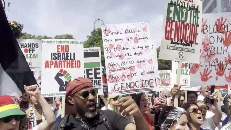 Miles de personas protestan en Londres para exigir sanciones contra Israel