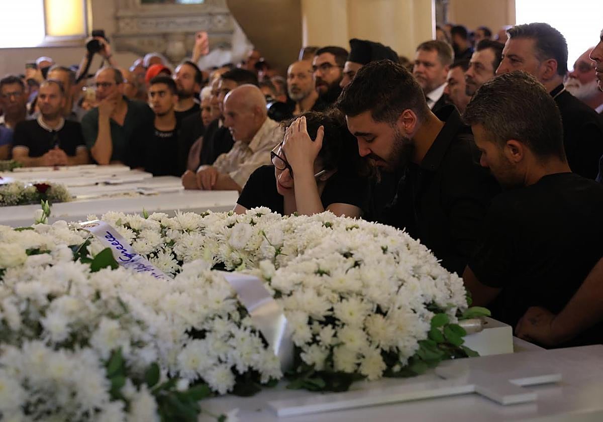 Cristianos sirios lloran a las víctimas del atentado contra la iglesia de San Elías