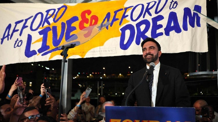 Vuelco en las primarias a la alcaldía de Nueva York: un izquierdista musulmán de 33 años tumba a Cuomo