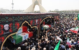 El multitudinario funeral de Estado refuerza al régimen de Irán tras el ataque de Israel