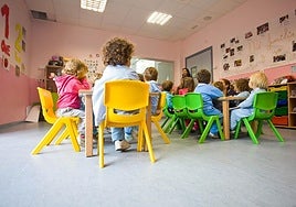 Australia pide realizar pruebas de enfermedades infecciosas a más de mil niños tras detener a un hombre por abusos sexuales