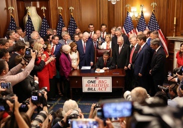 Trump reina en el Congreso: doblega a los republicanos díscolos y consigue su gran ley fiscal
