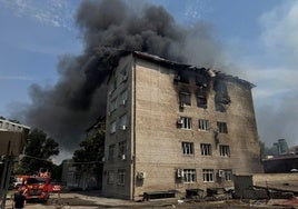 Rusia ataca centros de reclutamiento en Járkov y Zaporiyia a plena luz del día y deja decenas de civiles heridos