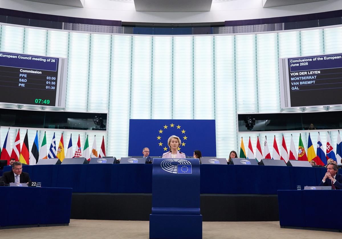 La presidenta de la Comisión Europea, Ursula von der Leyen, se dirige al Parlamento Europeo