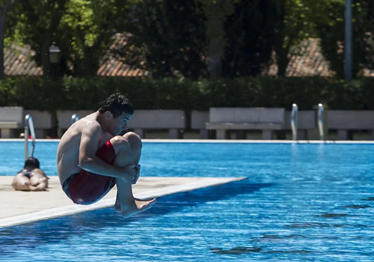 Las piscinas de Madrid son un salvavidas en plena ola de calor