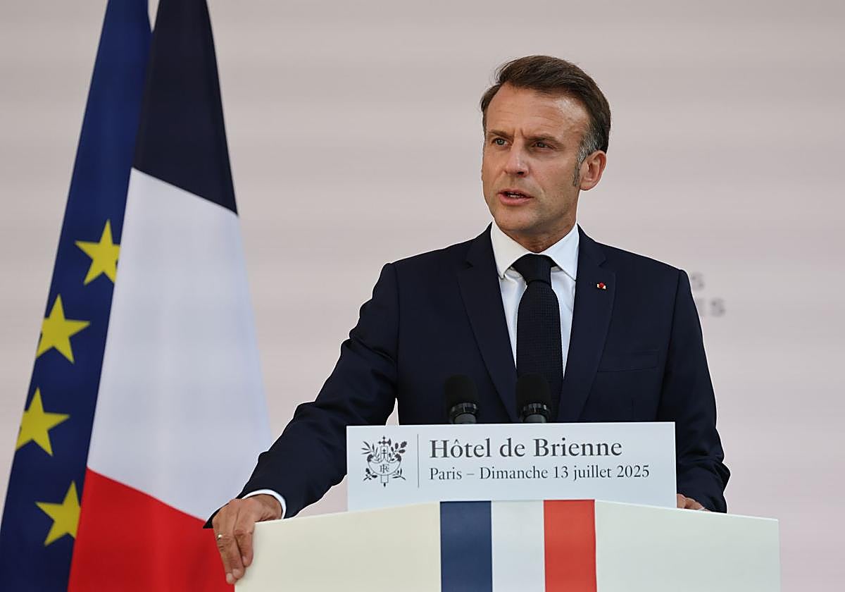 El presidente Macron ha alertado de los peligros que se ciernen sobre Francia en la víspera del Día Nacional