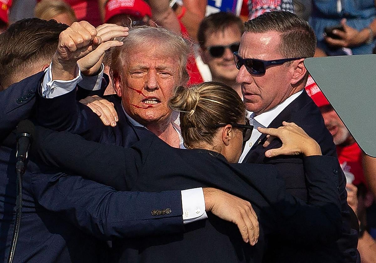 El presidente de EE.UU., Donald Trump, sufrió un intento de asesinato en un mitin en Butler (Pensilvania) en plena campaña electoral para las presidenciales del año pasado