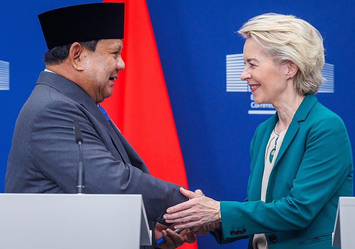 El presidente de Indonesia, Prabowo Subianto, ultima el acuerdo de libre comercio en Bruselas con su homóloga del Ejecutivo europeo, Ursula von der Leyen