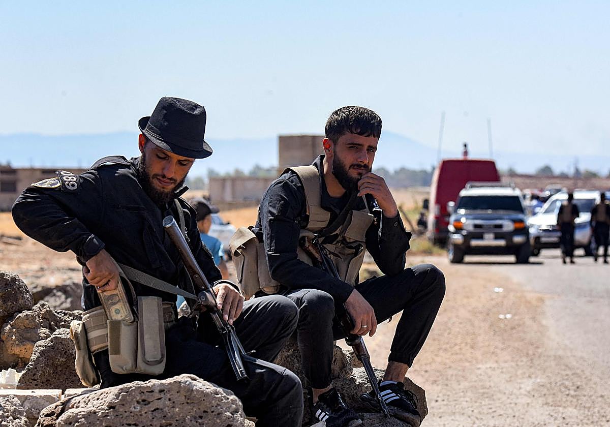 Las fuerzas de seguridad sirias tratan de pacificar la provincia de Sueida tras el enfrentamiento entre beduinos y drusos