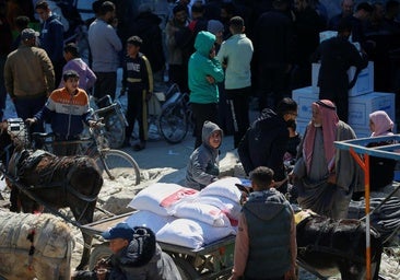 Denuncian la muerte de 21 palestinos en un punto de distribución de ayuda en la Franja de Gaza
