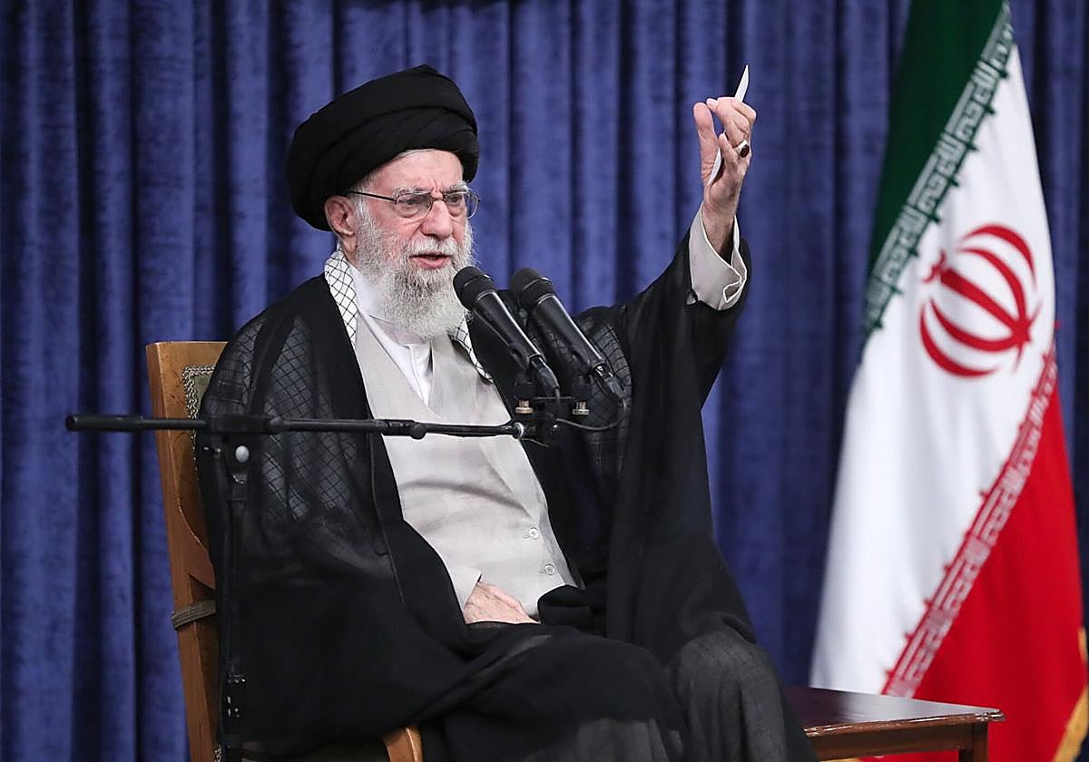El Líder Supremo de Irán, Alí Jamenei, no quiere reanudar las negociaciones nucleares hasta que se den unas «condiciones» que no ha detallado