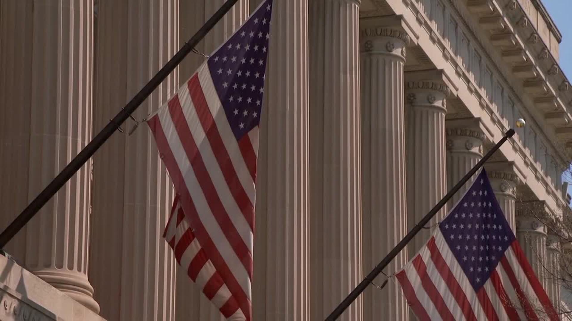 Trump planea aplicar aranceles del 10 ó del 15% a más de 150 países