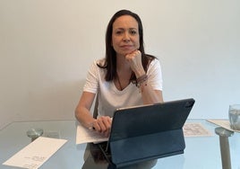 María Corina Machado : «Se hace mucho dinero, también en España, con el hambre de Venezuela»