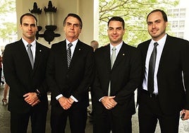 El Supremo de Brasil ordena el bloqueo de bienes y cuentas del hijo del expresidente Bolsonaro