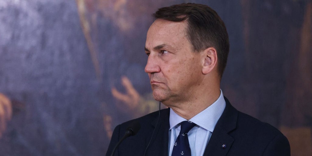 El ministro de Exteriores Sikorski, nuevo hombre fuerte del Gobierno de Polonia en medio del desgaste de Tusk
